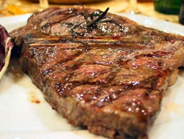 Steak at Kritikos (travelfoodpeople.com)